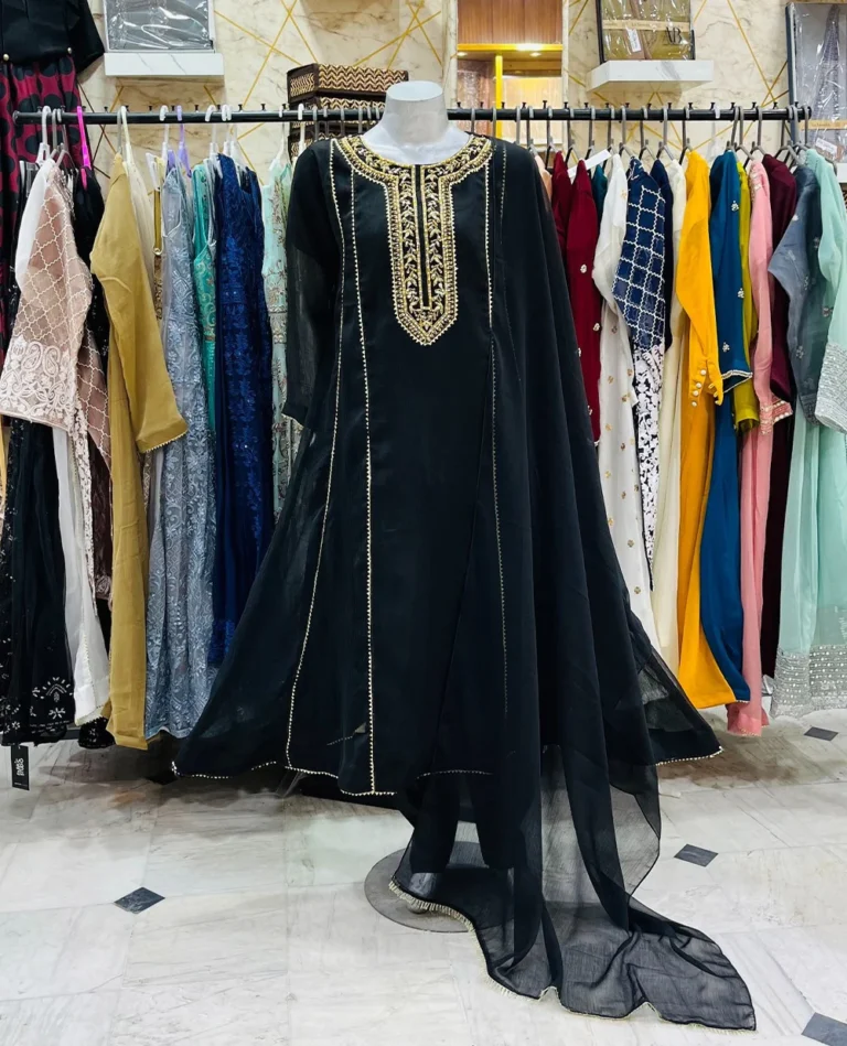 Black-Pakistani-Chiffon-Suits-Online
