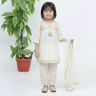 Elegant off-white Girls Pakistani Suits