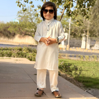 Off white Wholesale kids Pakistani Suits